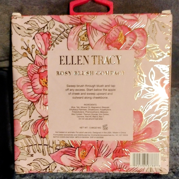 Ellen Tracy Blush Compact and Beauty Concept Lip Gloss - Picture 2 of 4